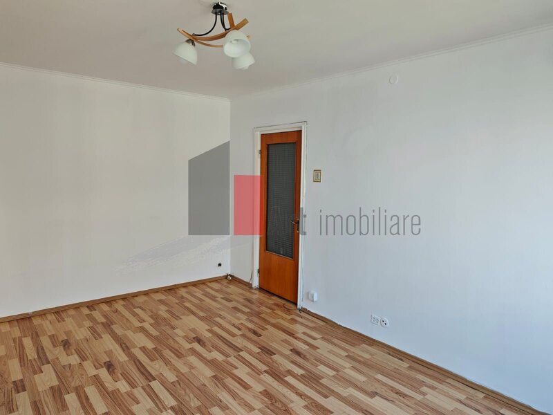 Obregia, Piata Straduintei, vanzare apartament 3 camere.